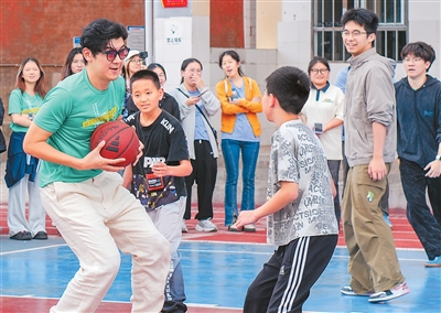 香港学子走进西南边陲小城