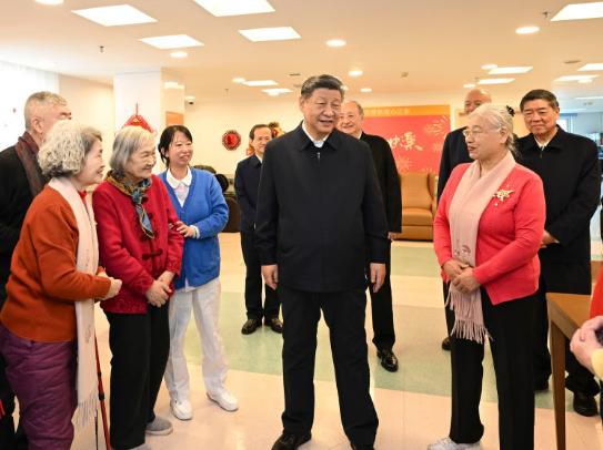 时政微观察丨为民造福，坚持当“老百姓的官”