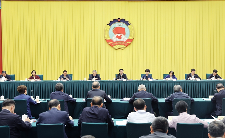 全国政协召开“一体推进教育科技人才发展”专题协商会 王沪宁出席并讲话