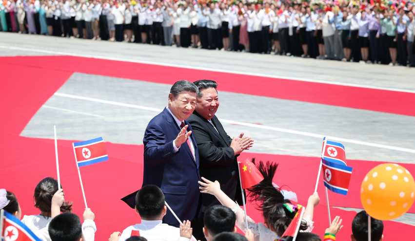 习近平出席金正恩举行的欢迎仪式